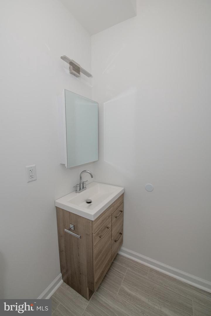 4205 W Girard Ave Property Photo 16