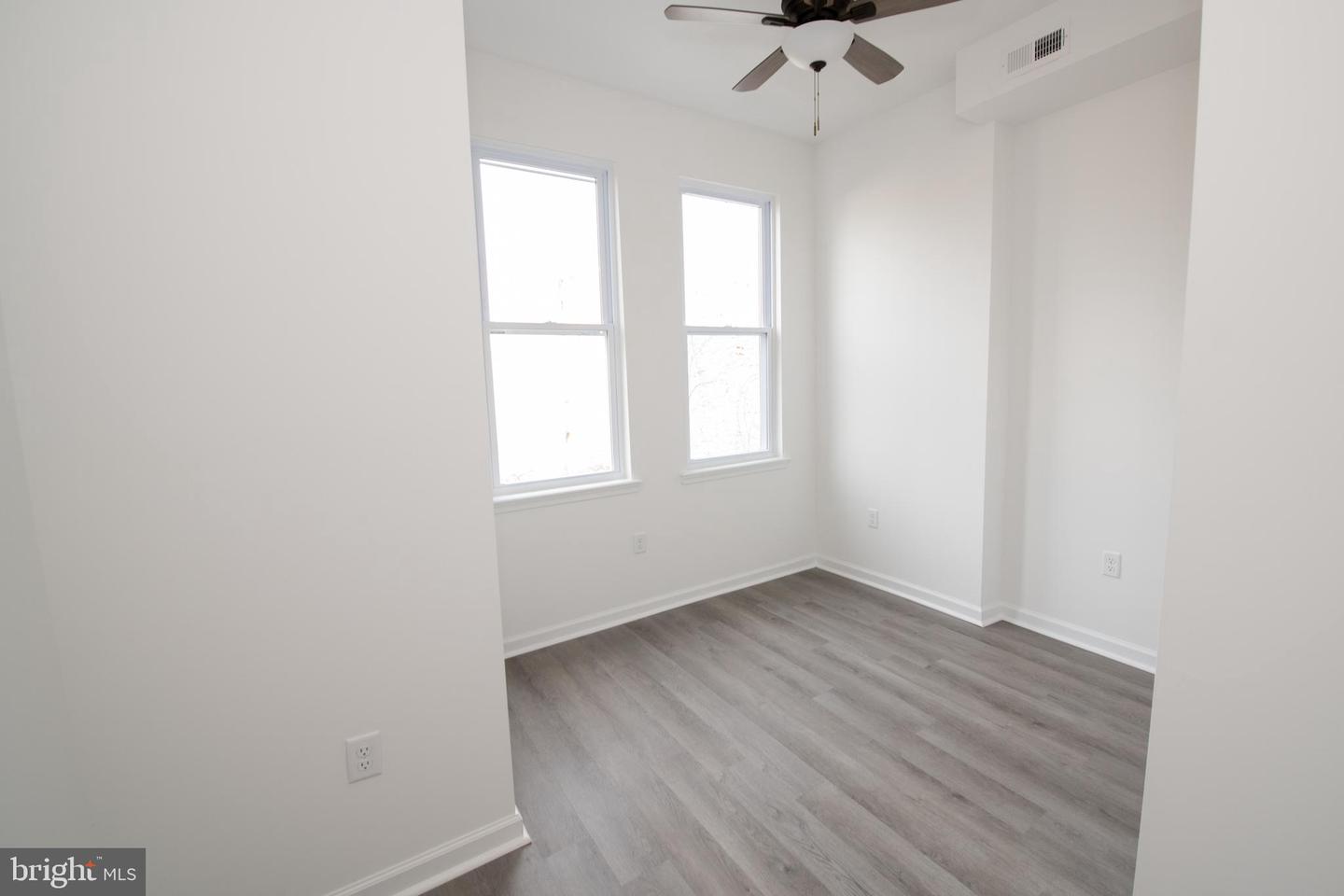 4205 W Girard Ave Property Photo 18