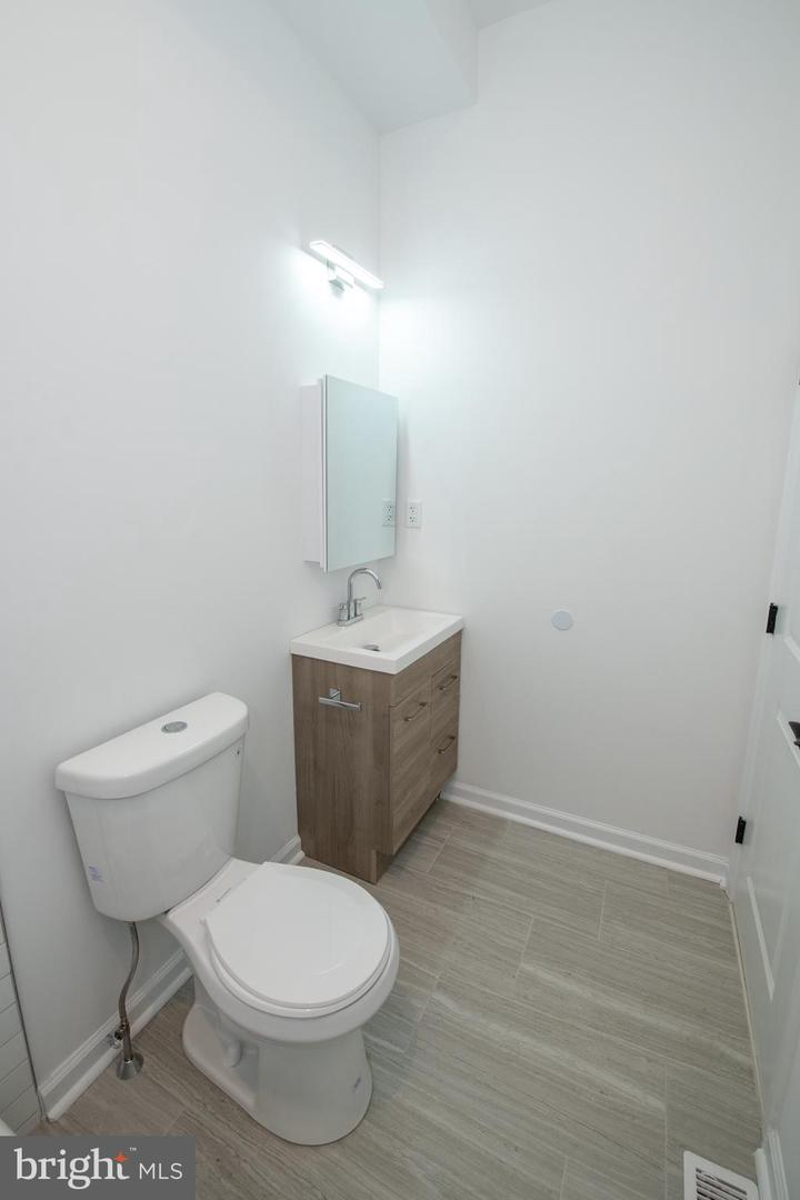 4205 W Girard Ave Property Photo 23
