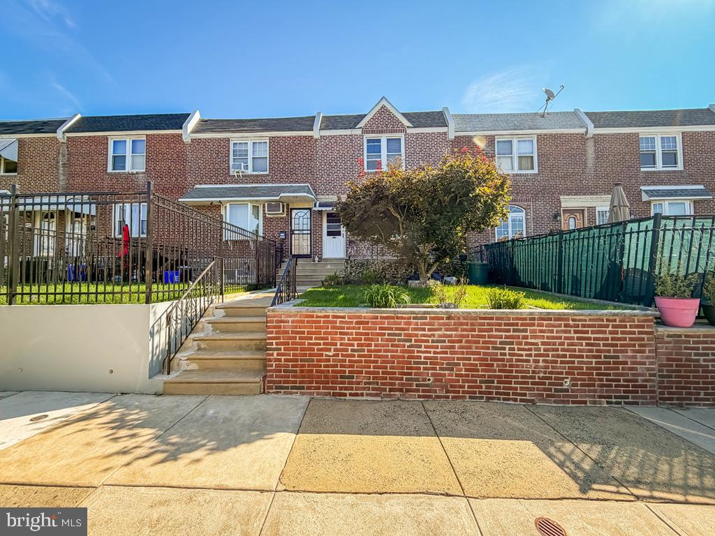 3527 LANSING ST Property Photo 1