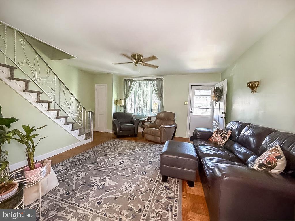 3527 Lansing St Property Photo 5
