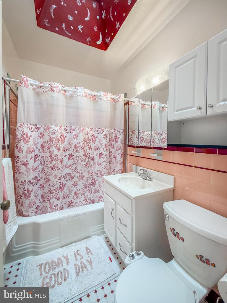 3527 Lansing St Property Photo 17