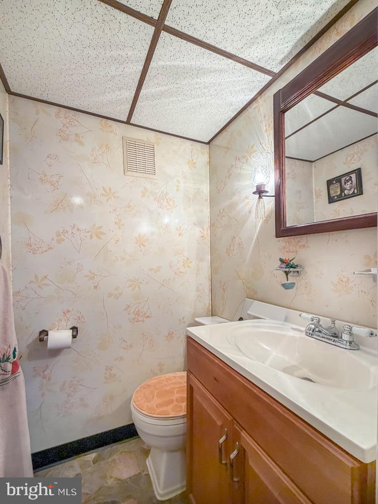 3527 Lansing St Property Photo 28