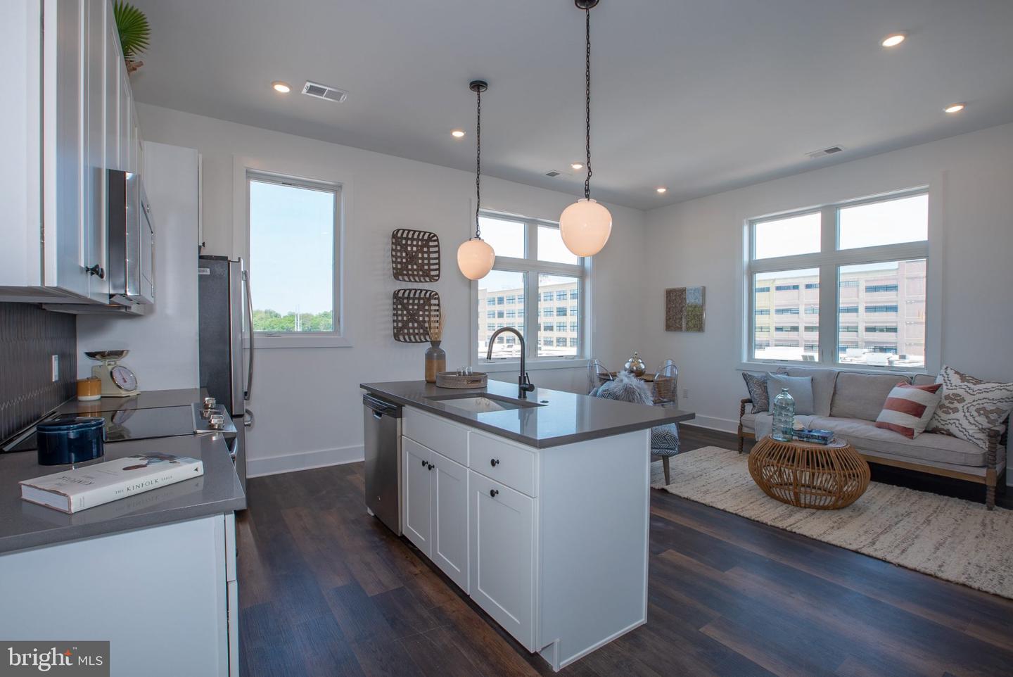 2940 W Thompson St #unit 308 Property Photo 16
