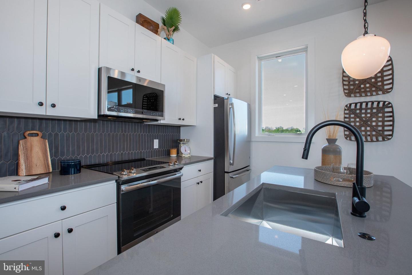 2940 W Thompson St #unit 308 Property Photo 39