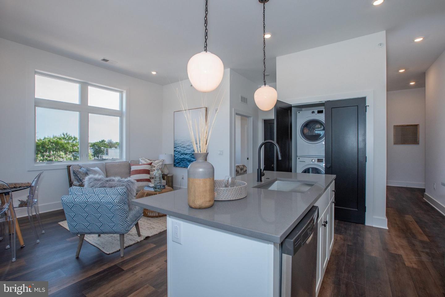 2940 W Thompson St #unit 308 Property Photo 40