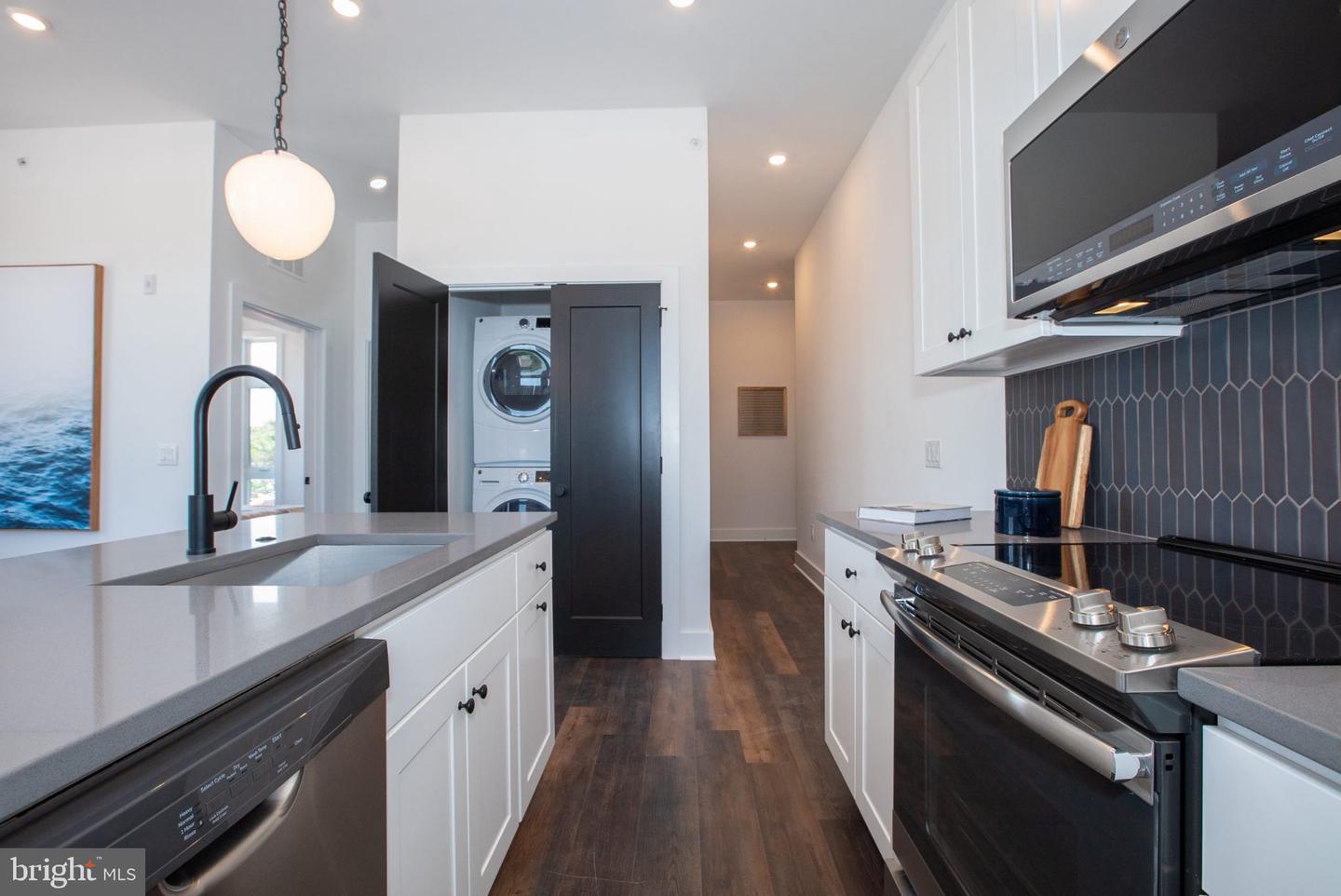 2940 W Thompson St #unit 308 Property Photo 41