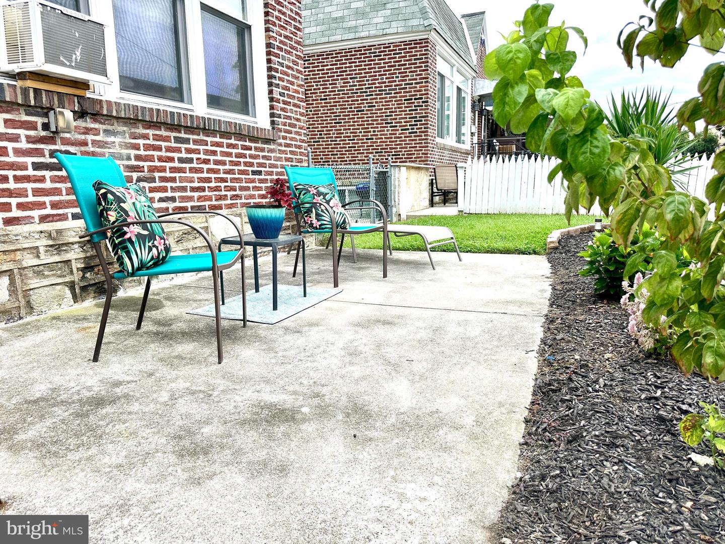 1836 Evarts St Property Photo 3