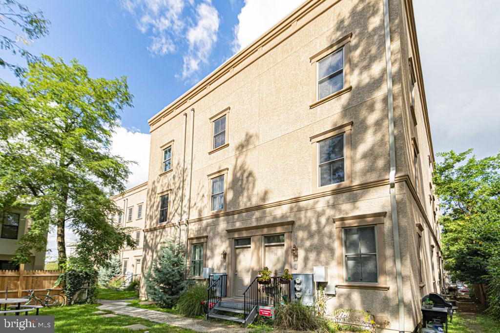 2012 W Girard Ave #unit 13b Property Photo 5