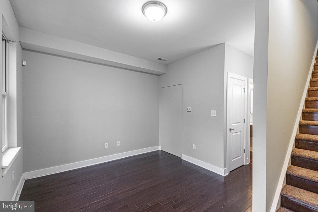 2012 W Girard Ave #unit 13b Property Photo 8