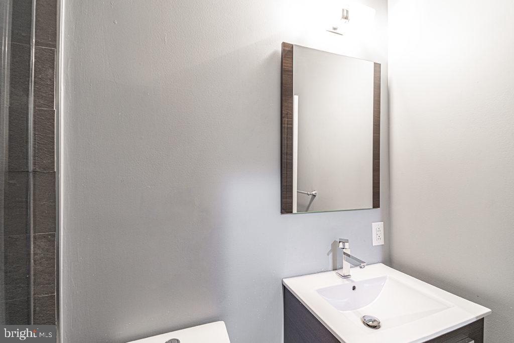 2012 W Girard Ave #unit 13b Property Photo 10