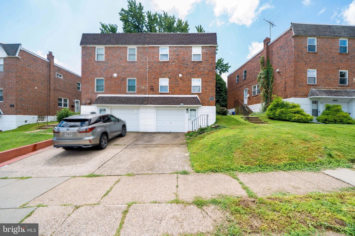 10753 Jeanes St Property Photo 1
