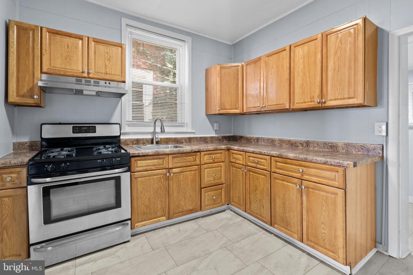 5948 Osage Ave Property Photo 8