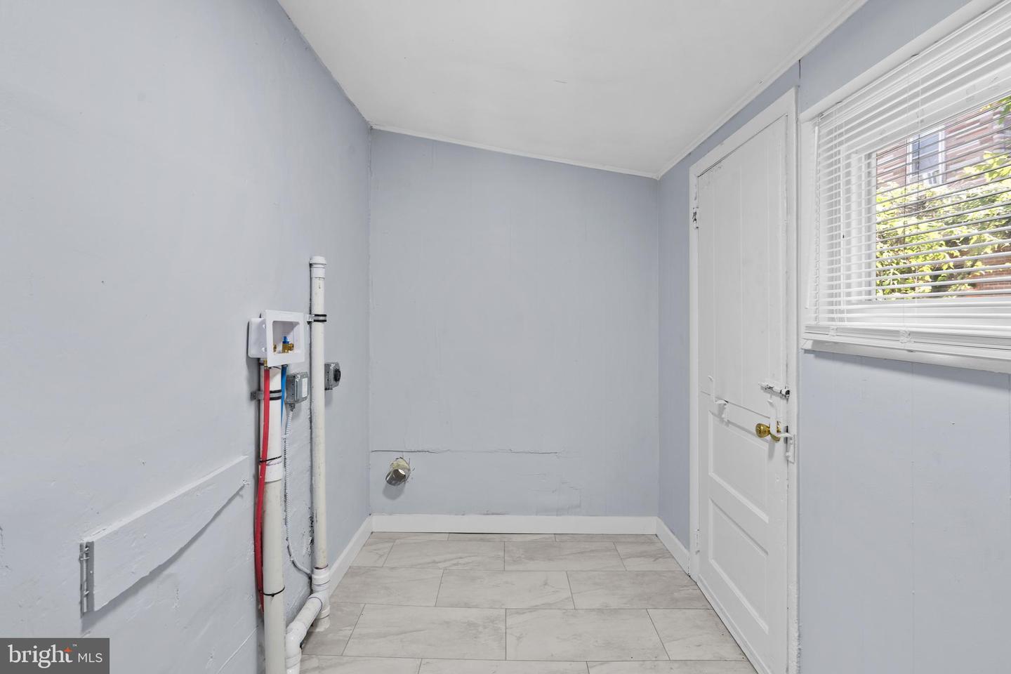5948 Osage Ave Property Photo 12
