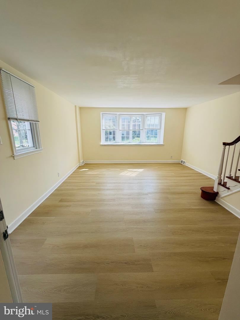 2219 Fuller St Property Photo 3