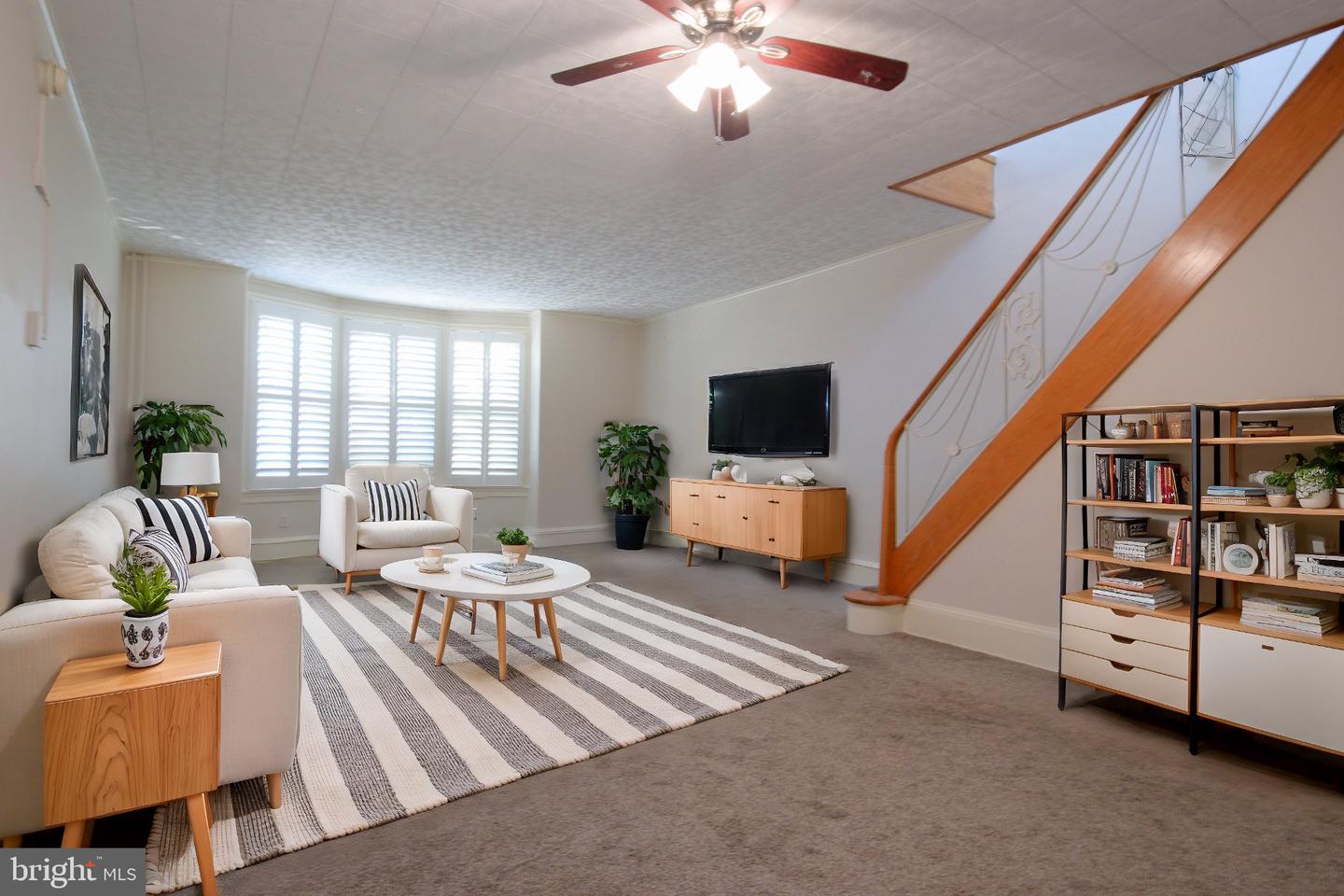 433 E GIRARD AVE #2 Property Photo 1