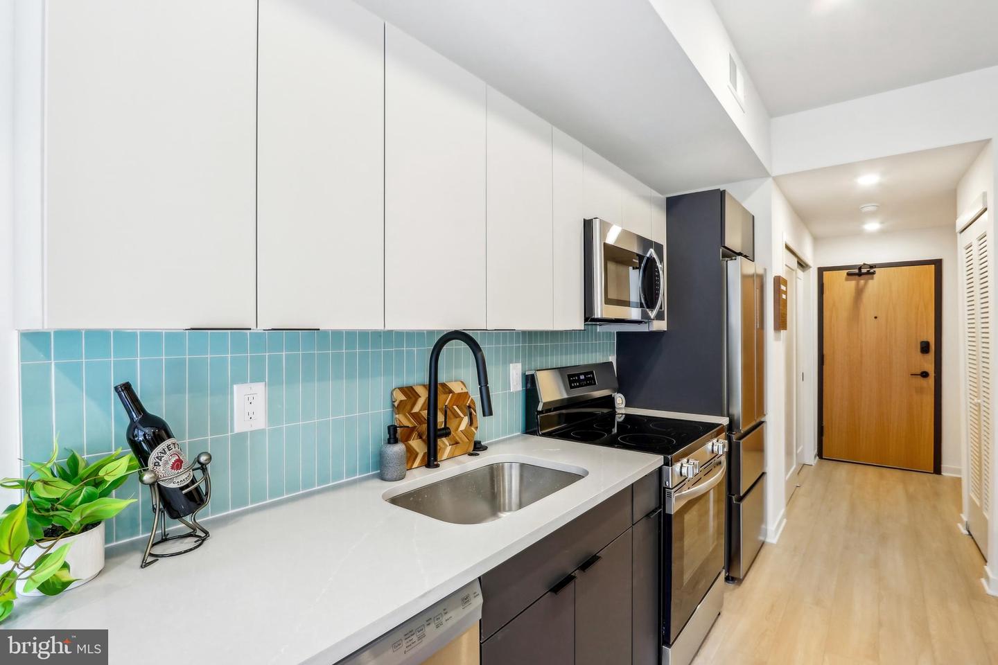 1775 N AMERICAN ST #211 Property Photo 1
