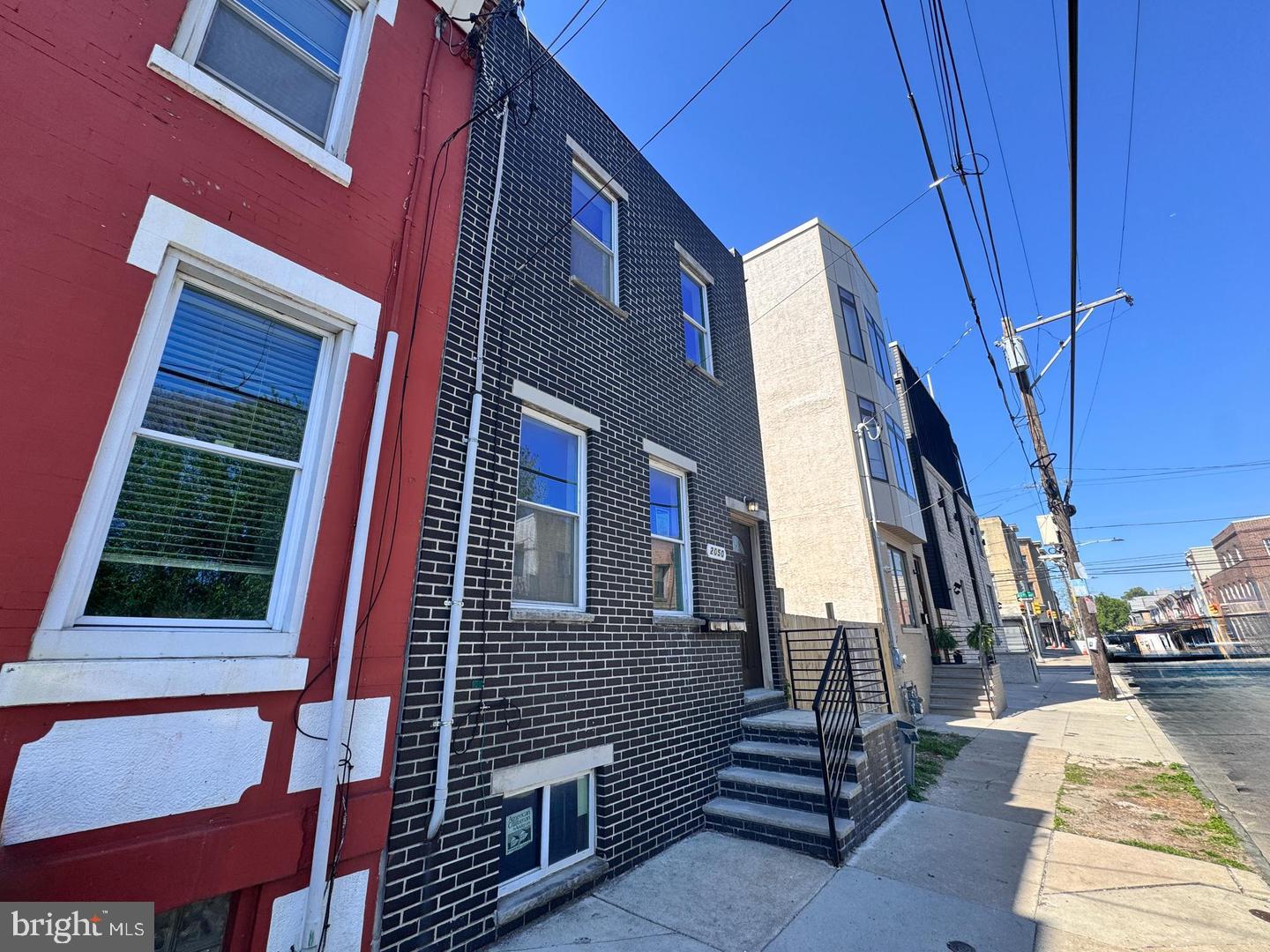 2050 Reed St Property Photo 2