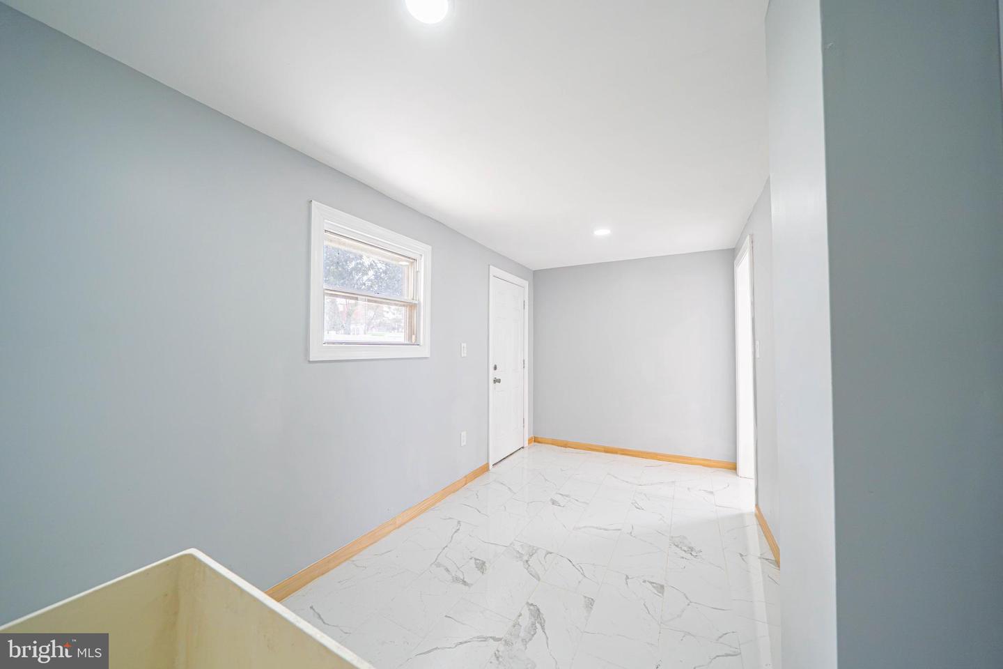 8037 Craig St Property Photo 20