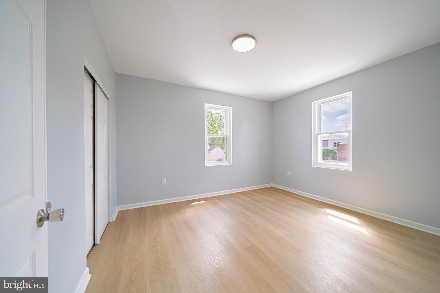8037 Craig St Property Photo 27