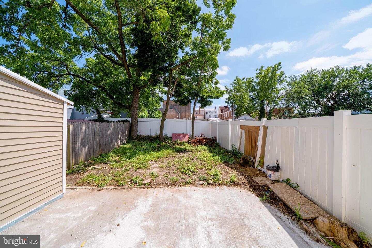 8037 Craig St Property Photo 37
