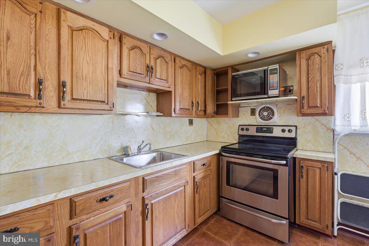 737 Colebrook Rd Property Photo 13