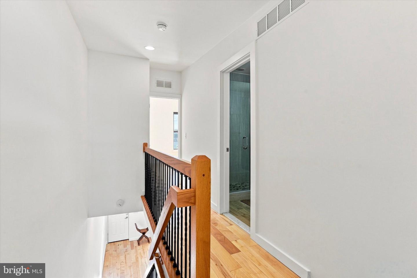 1232 N Hollywood St Property Photo 16