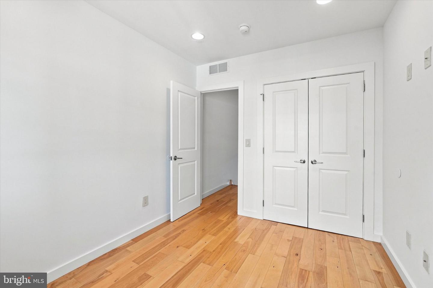 1232 N Hollywood St Property Photo 22