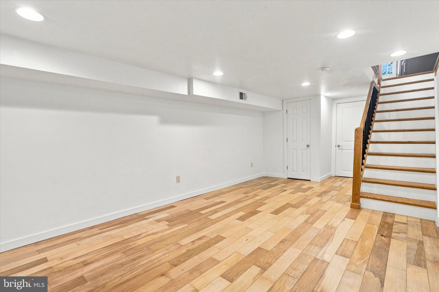 1232 N Hollywood St Property Photo 23