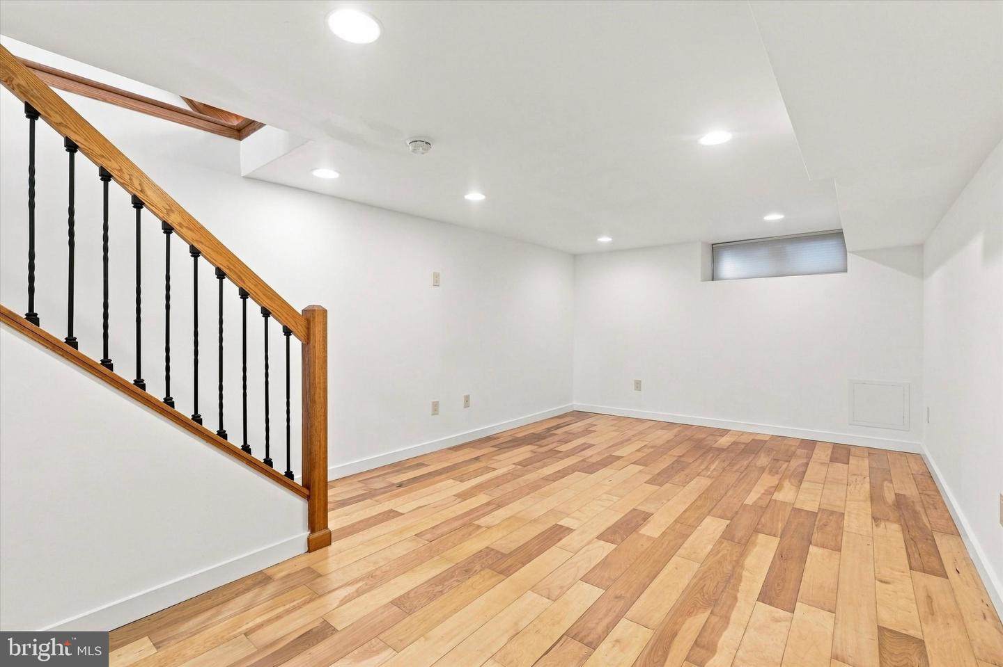 1232 N Hollywood St Property Photo 26