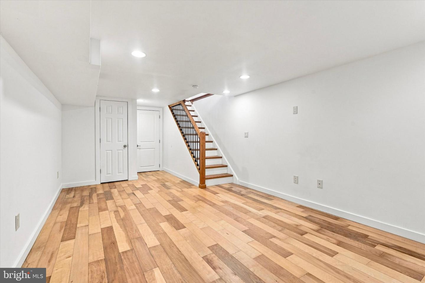 1232 N Hollywood St Property Photo 27