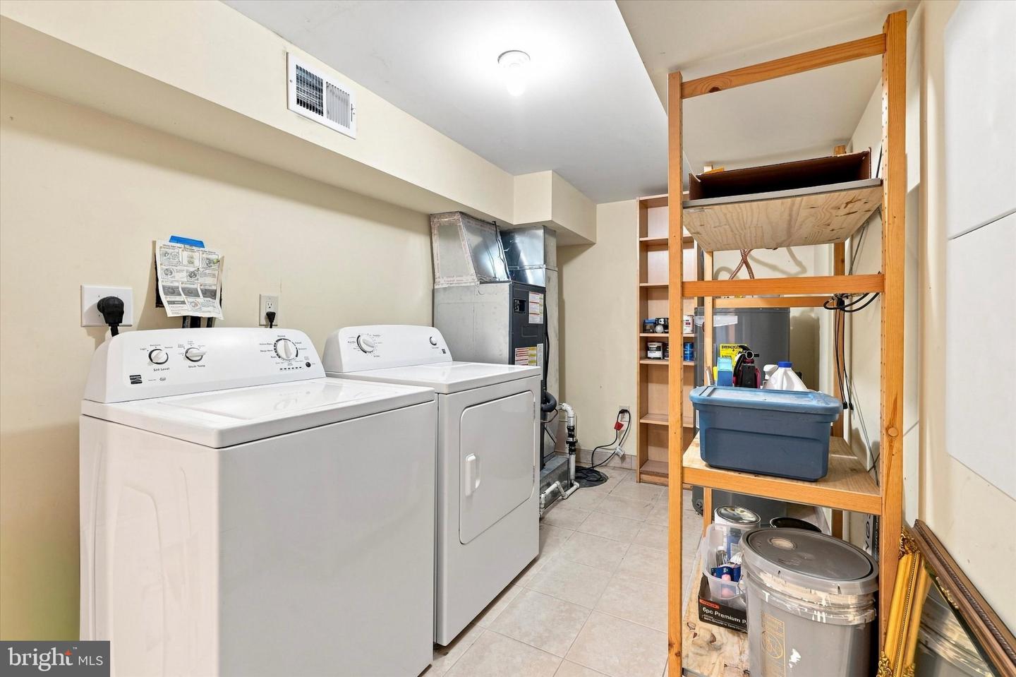 1232 N Hollywood St Property Photo 28