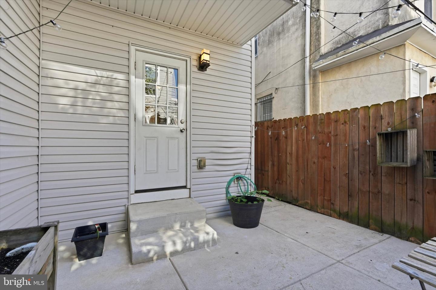 1232 N Hollywood St Property Photo 30