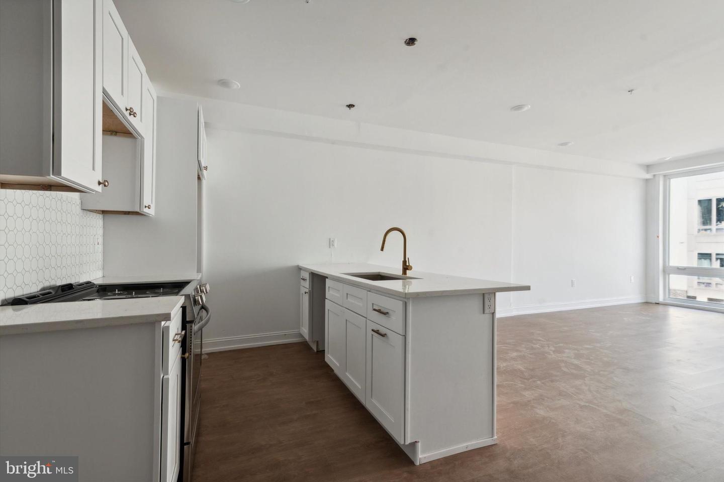 1614 Ridge Ave #307 Property Photo 4