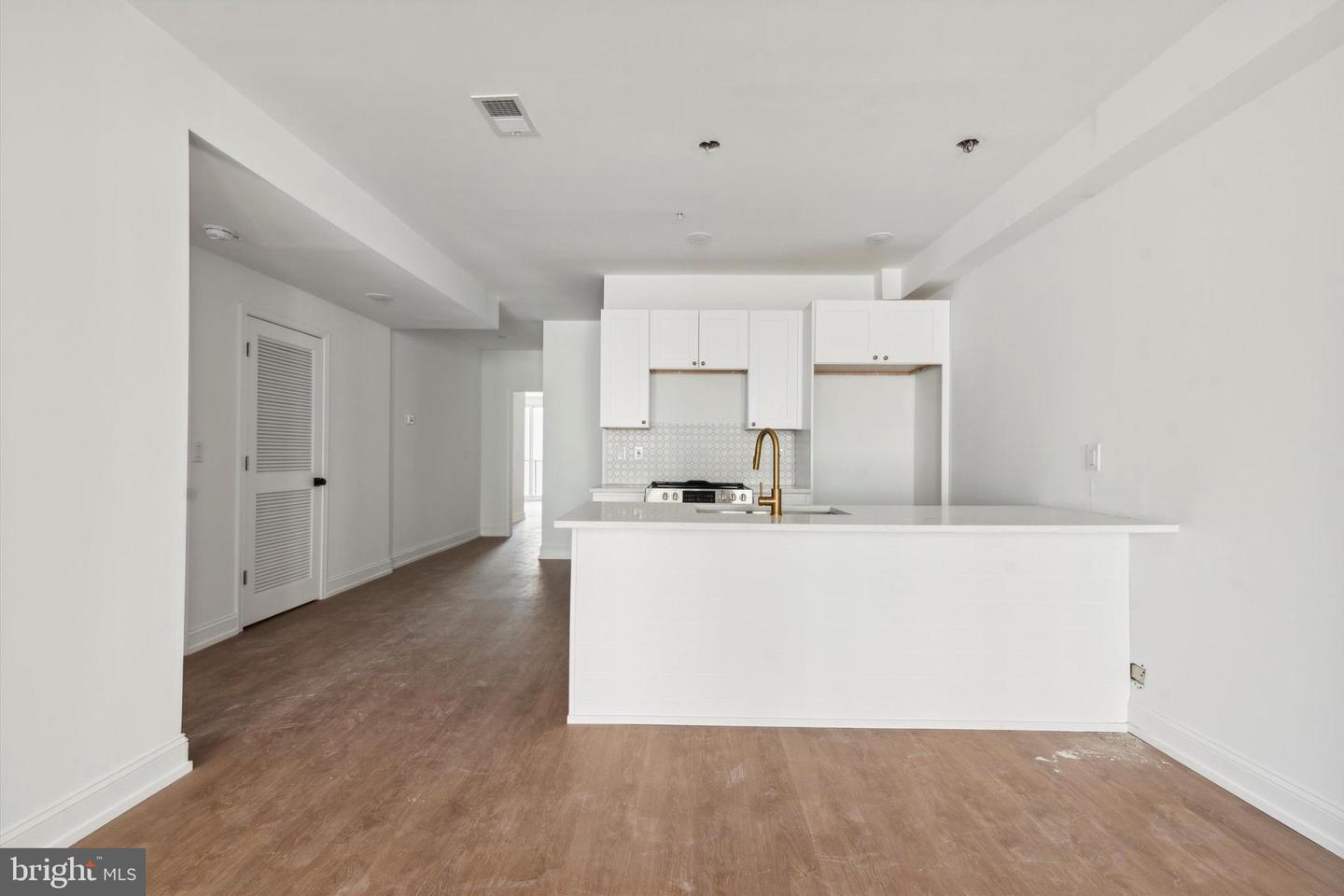 1614 Ridge Ave #307 Property Photo 6