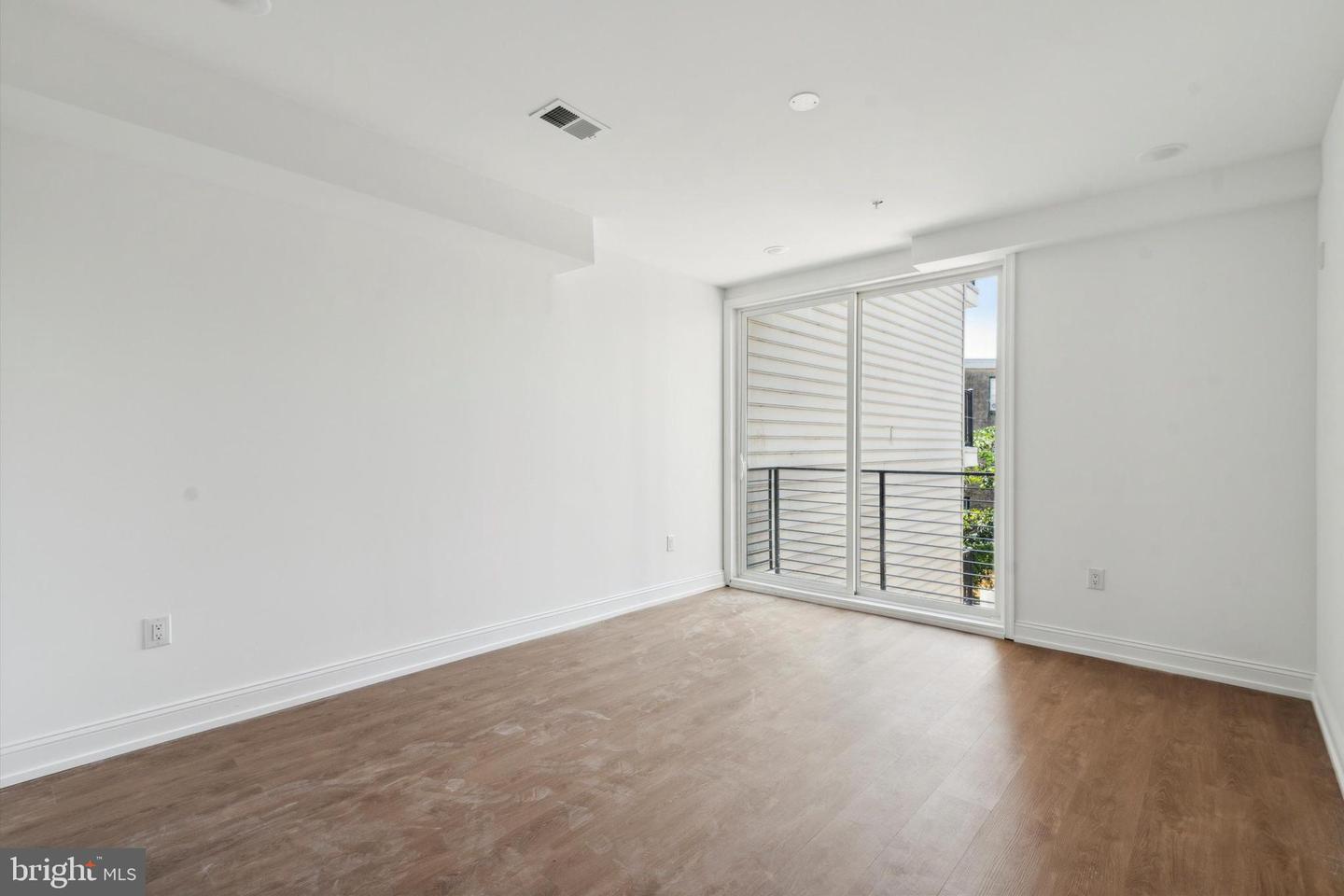 1614 Ridge Ave #307 Property Photo 16