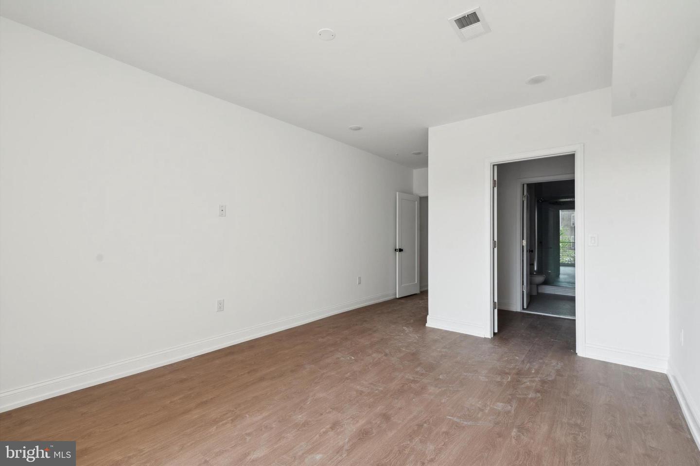 1614 Ridge Ave #307 Property Photo 19