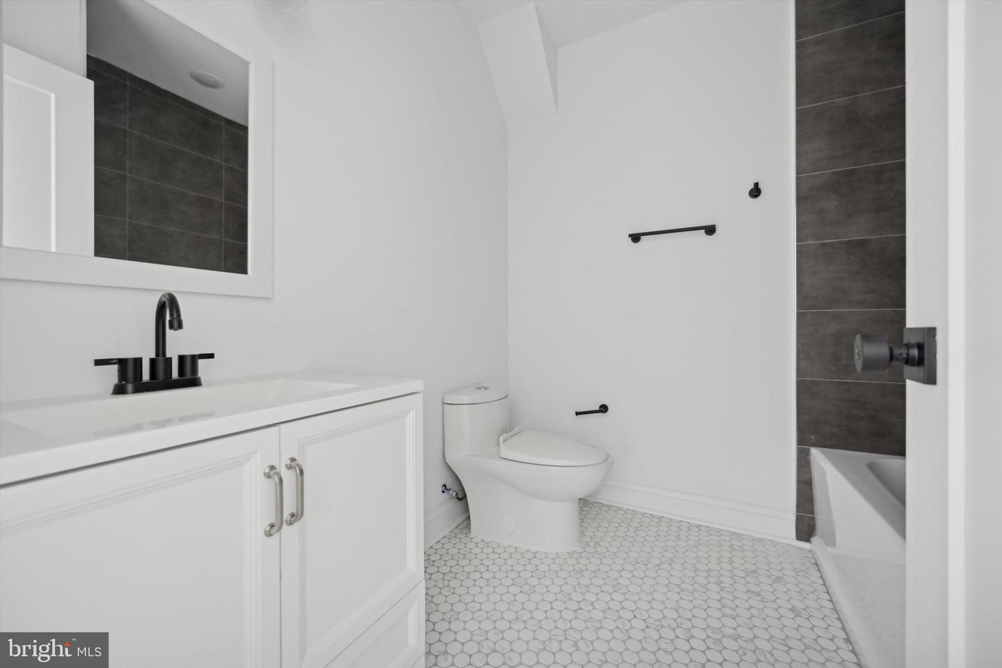 1614 Ridge Ave #307 Property Photo 21