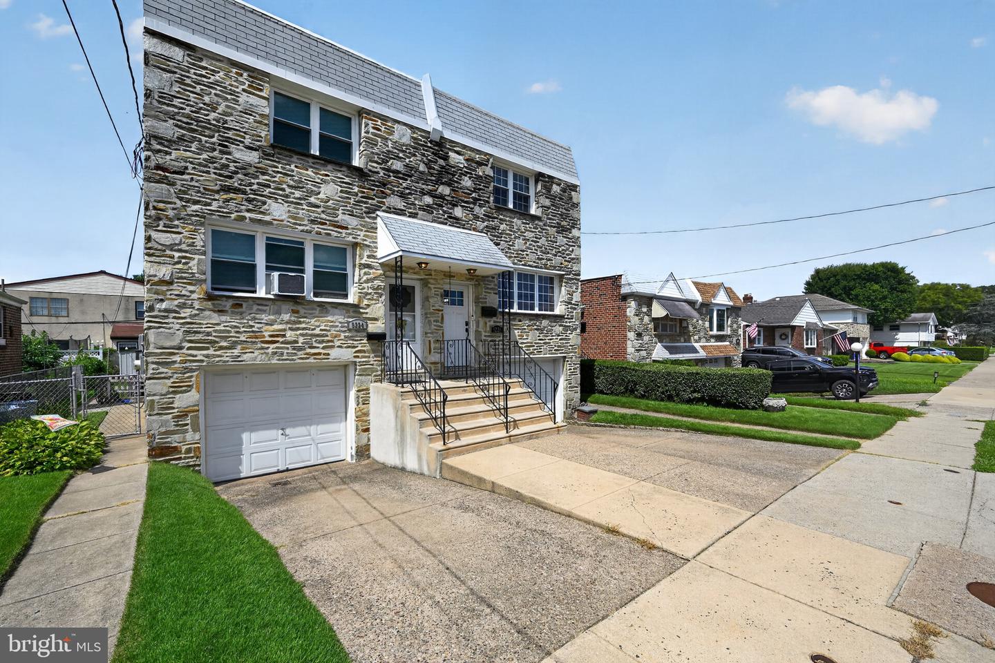 9226 Cottage St Property Photo 3