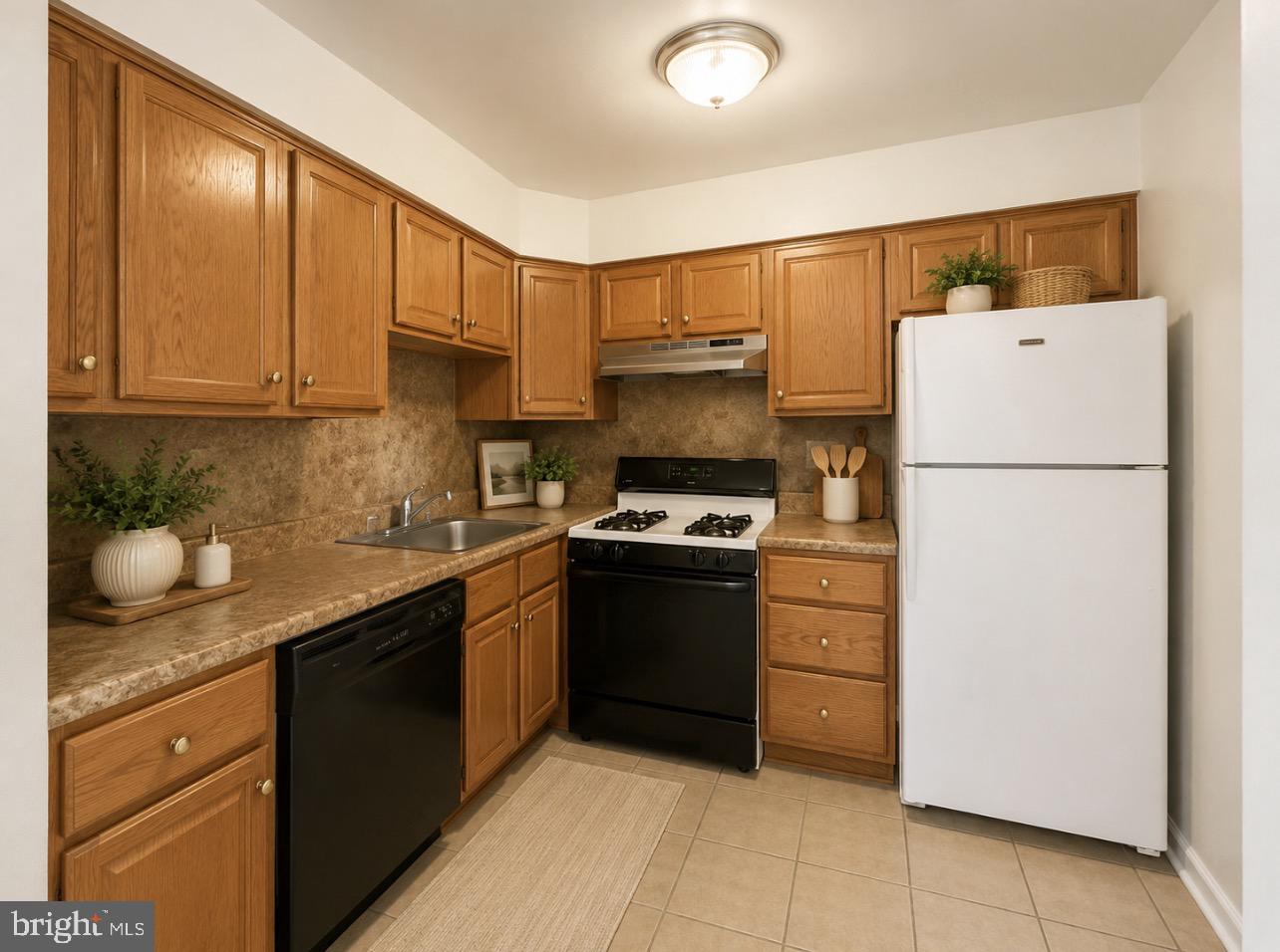 8828 Cottage St Property Photo 3