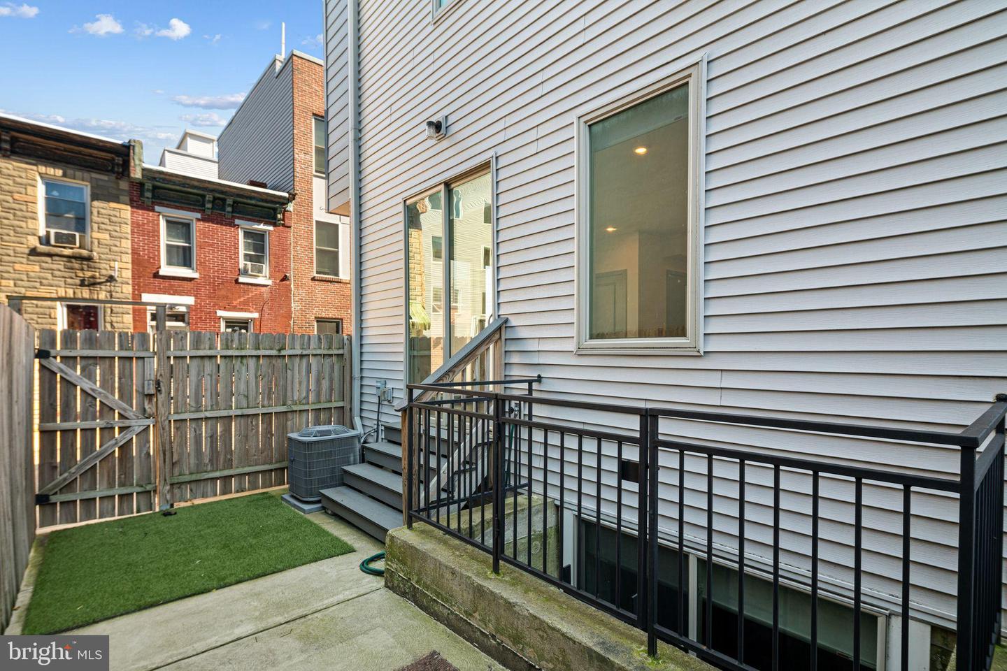 411 W Berks St Property Photo 5