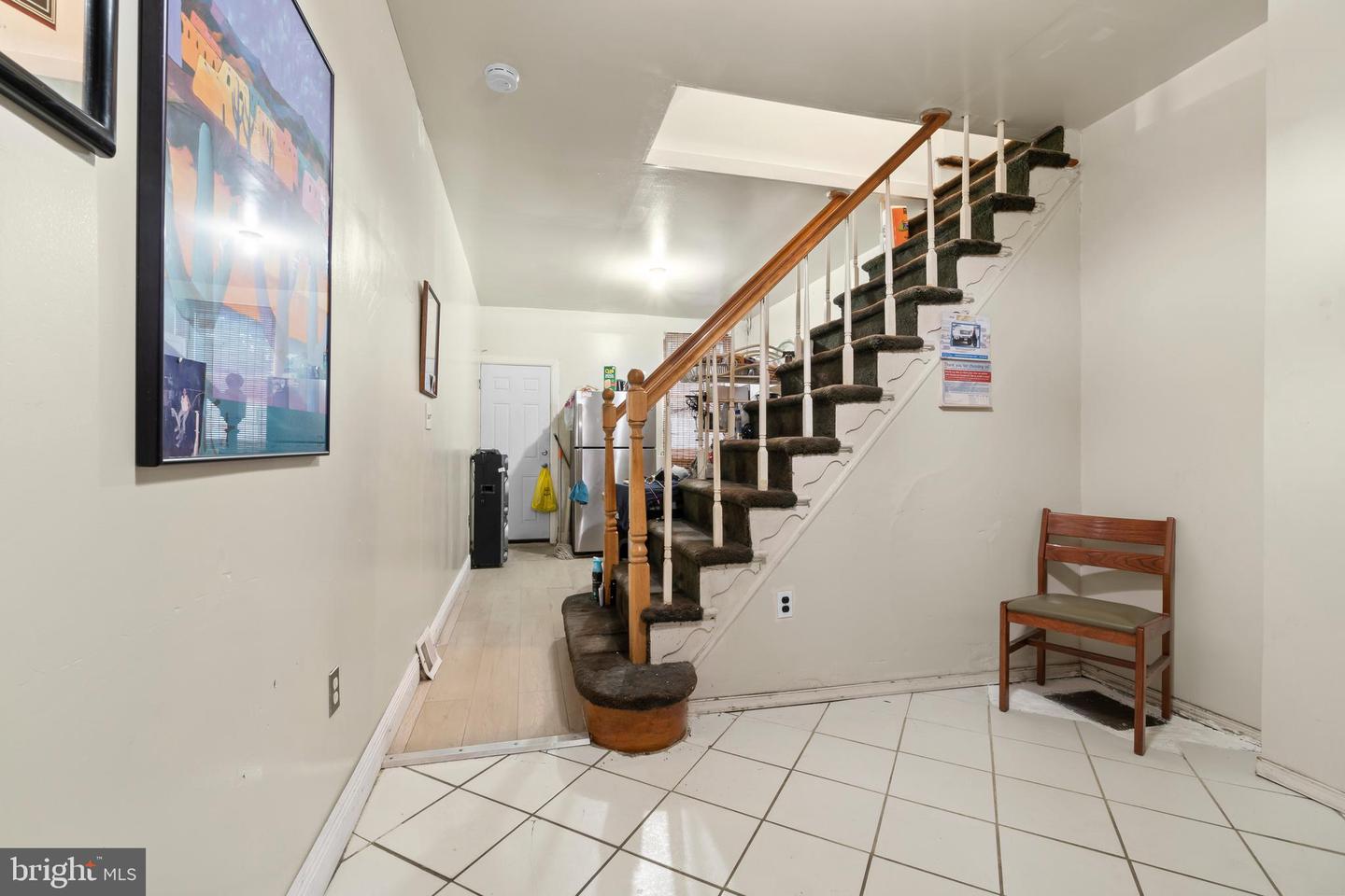 2516 Collins St Property Photo 4