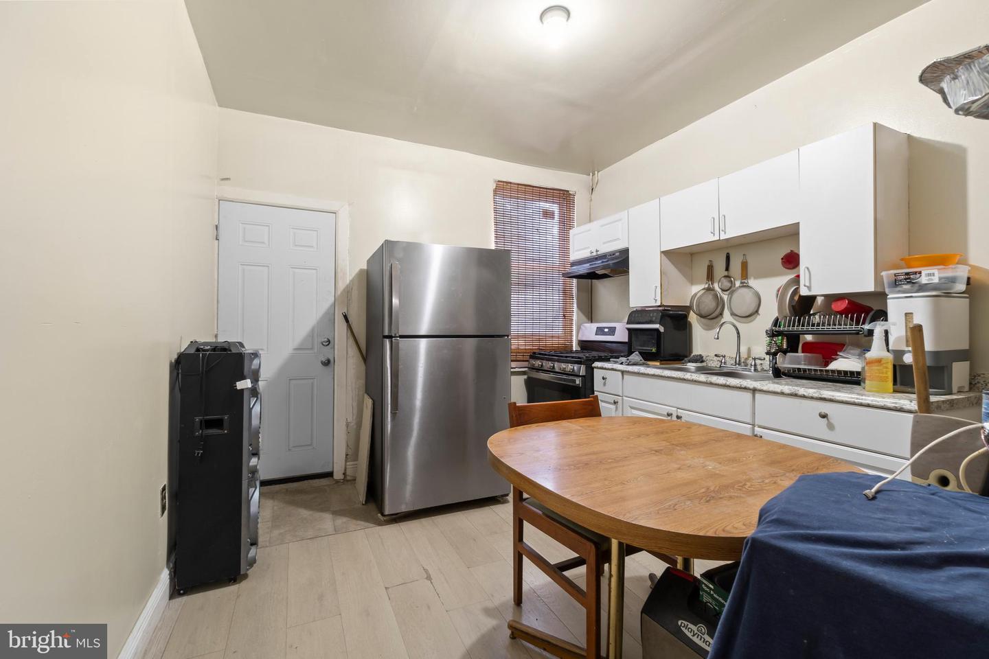 2516 Collins St Property Photo 5