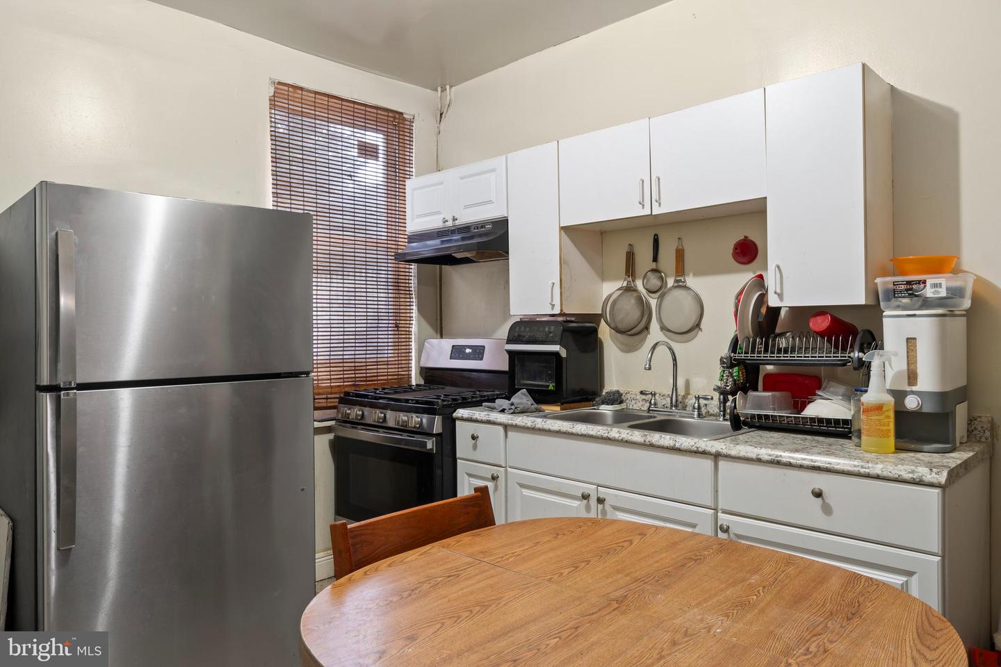 2516 Collins St Property Photo 6