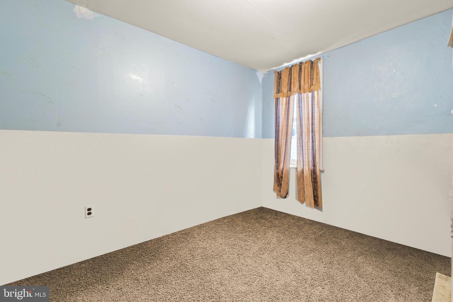 2516 Collins St Property Photo 9