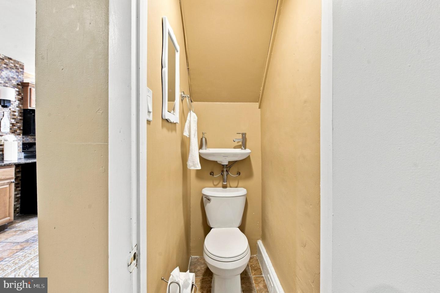 4 S Strawberry St Property Photo 14
