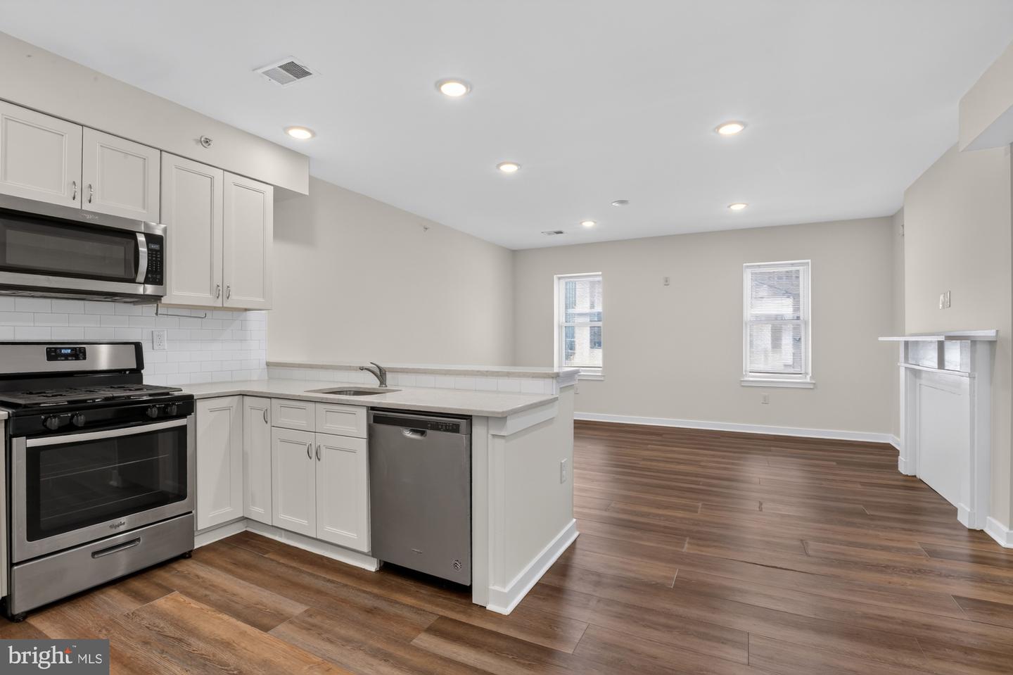 541 N Orianna St #2a Property Photo 3