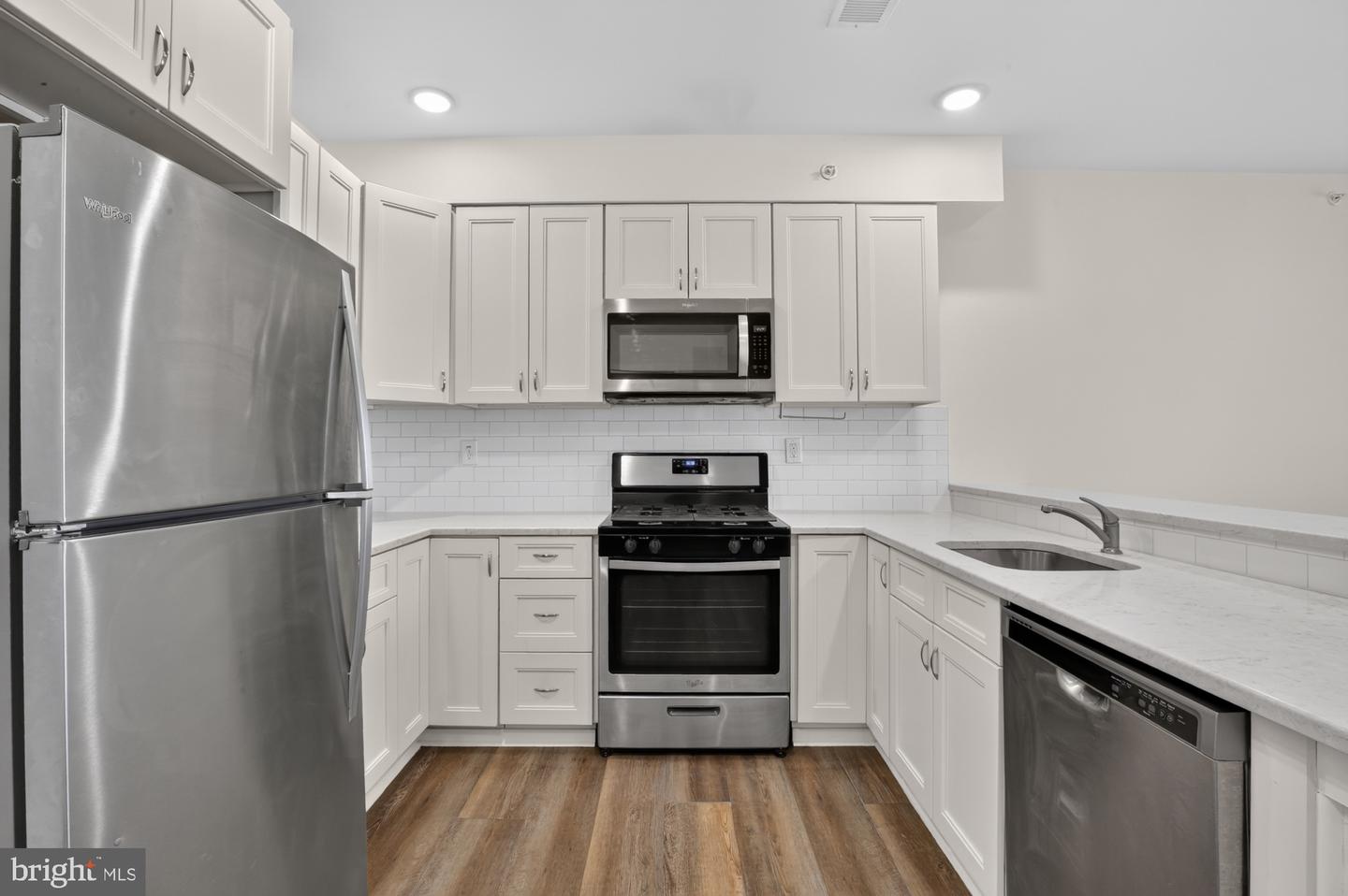 541 N Orianna St #2a Property Photo 4