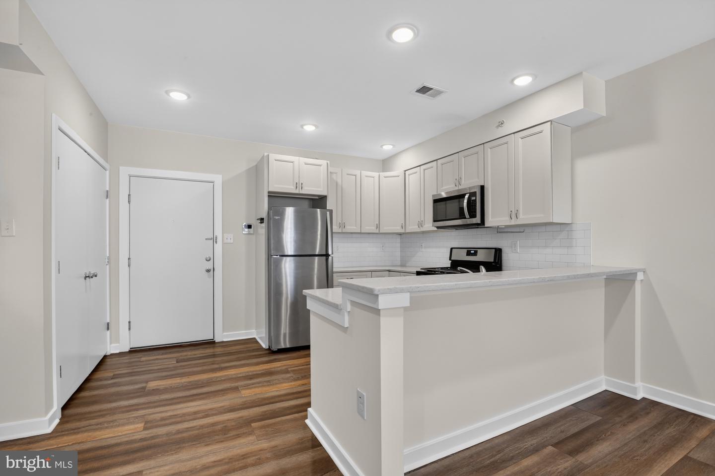 541 N Orianna St #2a Property Photo 6