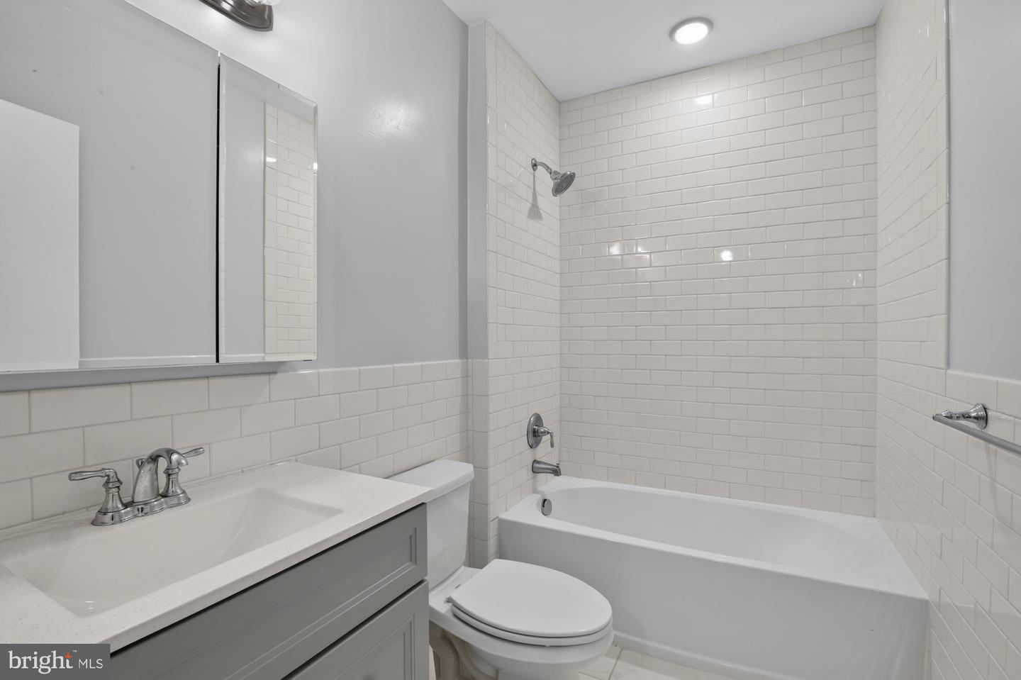 541 N Orianna St #2a Property Photo 14